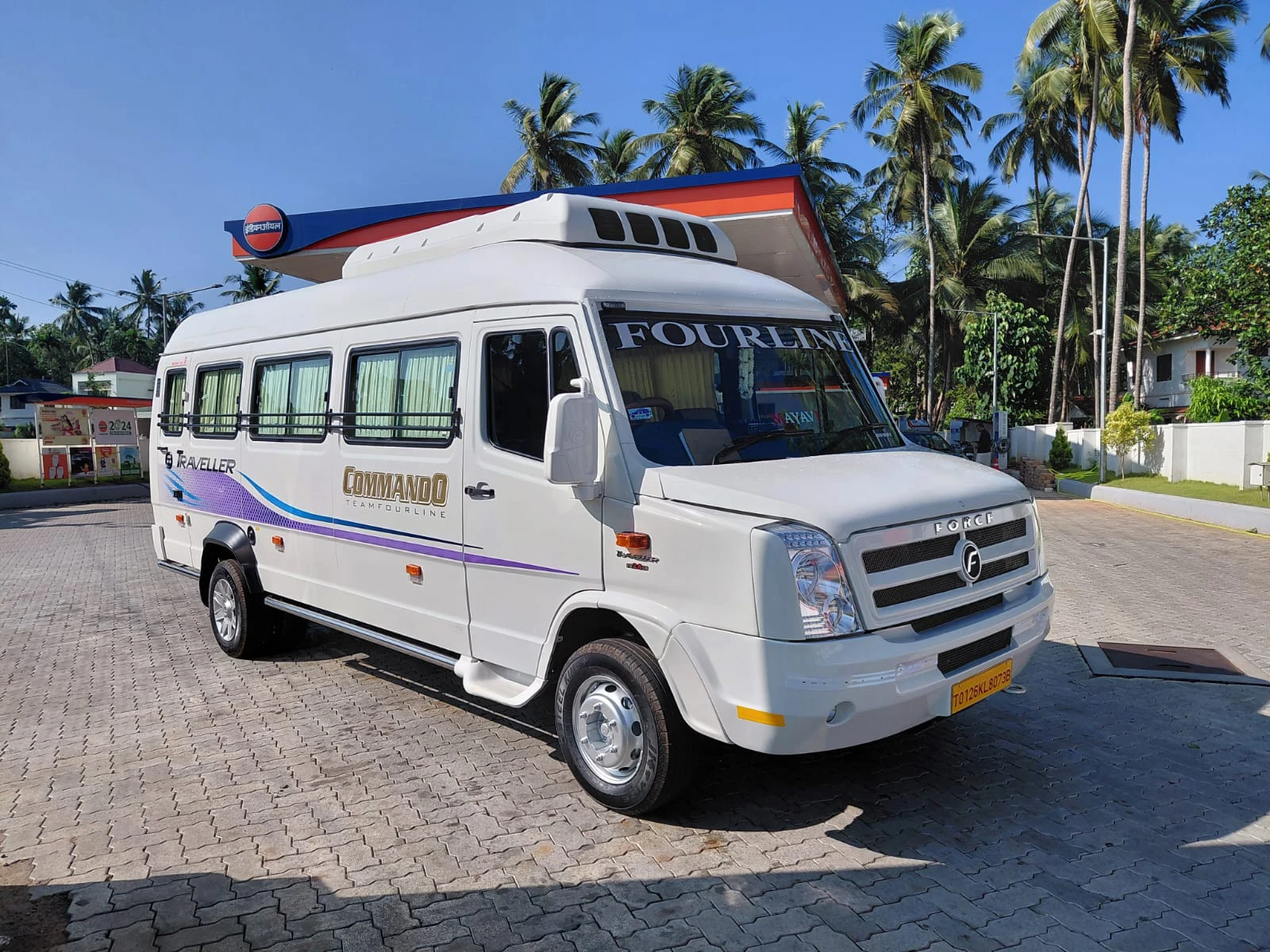 Traveller/19 Seater
